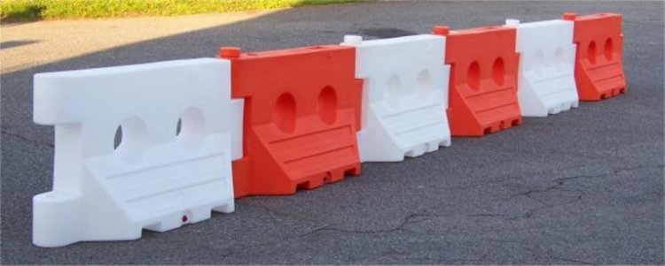 Choosing the Right Water Barrier Rental: Tips for Event Organizers