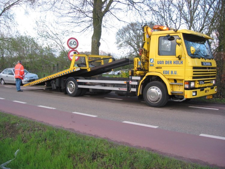 Why Reliable Towing Services 24 Are a Lifesaver on Highways