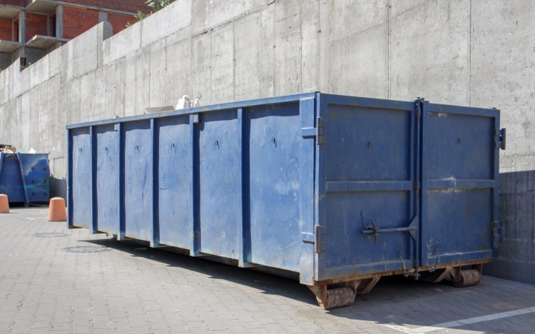 Efficiency in Action: A Closer Look at Solar-Powered Trash Compactors in City Centers