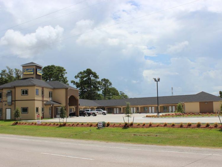 From Comfort to Convenience: Selecting Your Ideal Baytown Hotel Experience