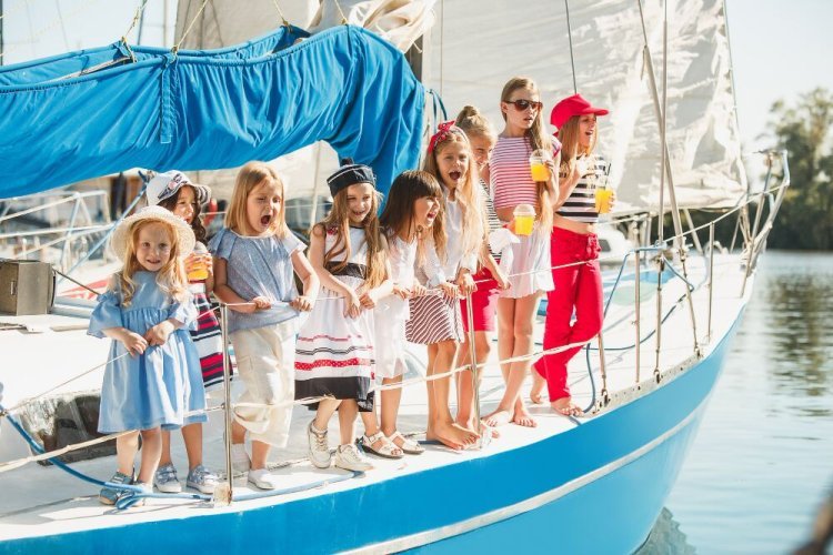 Essential Tips To Follow When Sailing with Kids Without Professional Crew