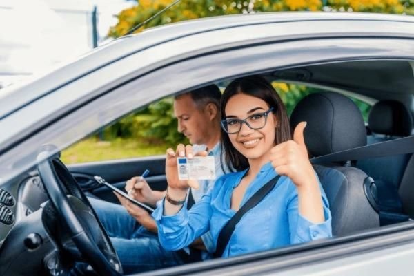 Top Benefits of Attending a Driving School in Richmond