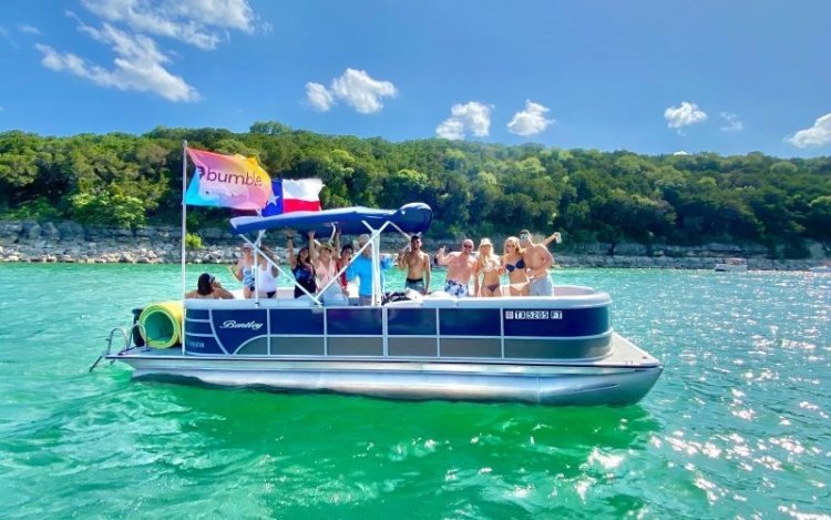 7 Bachelor Rental Boat Party Ideas for the Groom-to-Be