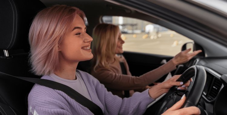 When to Book Manchester Driving Lessons for Maximum Results