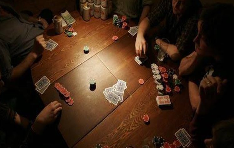                 5 THINGS TO CONSIDER WHEN BUYING A POKER TABLE