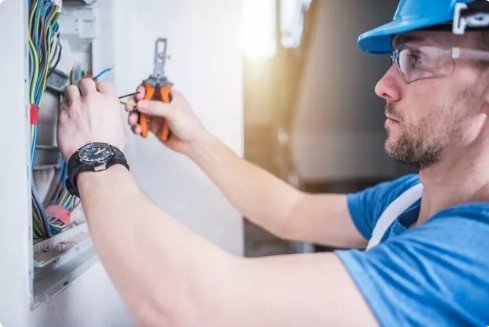 Comprehensive Guide to Choosing Electrical Contractors in Toronto, Ontario