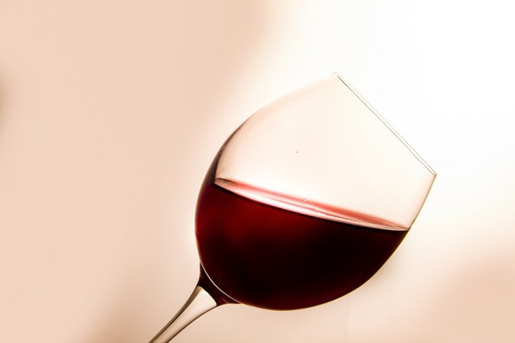 The Best Non-Alcoholic Red Wines for Every Palate