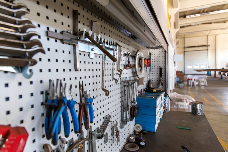 Garage Near Me: Signs It’s Time for a Car Service